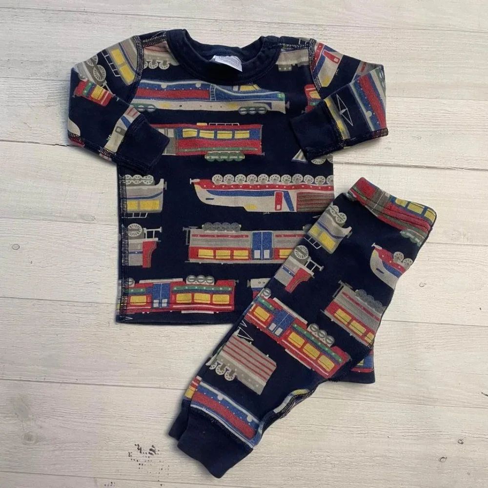 Hanna‎ Andersson baby train pajamas 3-6 months
